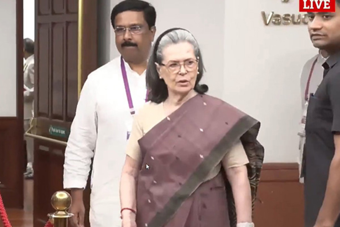 Sonia Gandhi, Kharge, other Congress leaders cast their votes for 15th Vice Presidential elections