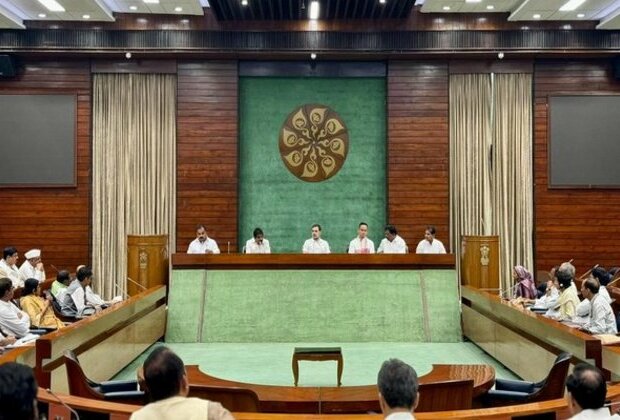 Congress holds meeting of MPs, discusses several issues including Waqf Amendment Bill, Bangladesh crisis