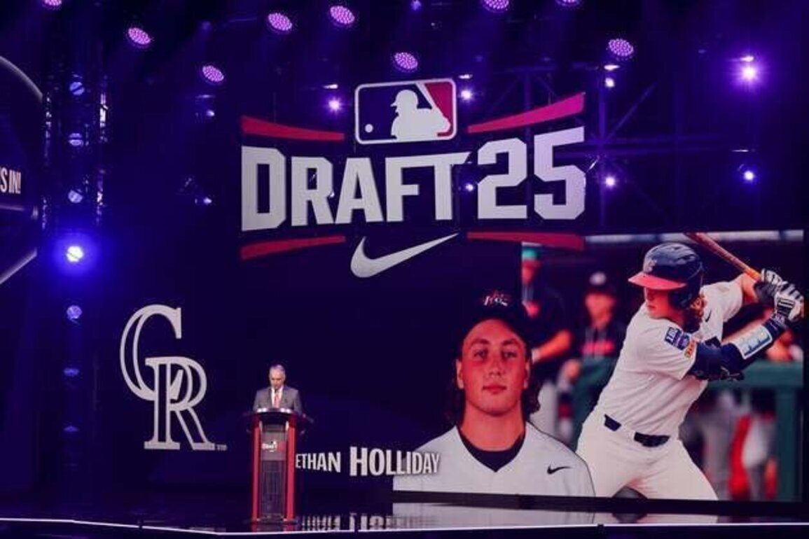 Report: Rockies' top prospect Ethan Holliday out for season