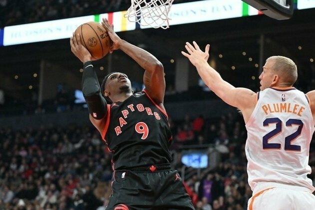 Suns' skid continues with loss at Raptors