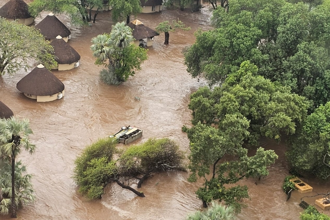 SOUTH AFRICA-KRUGER NATIONAL PARK-FLOODS