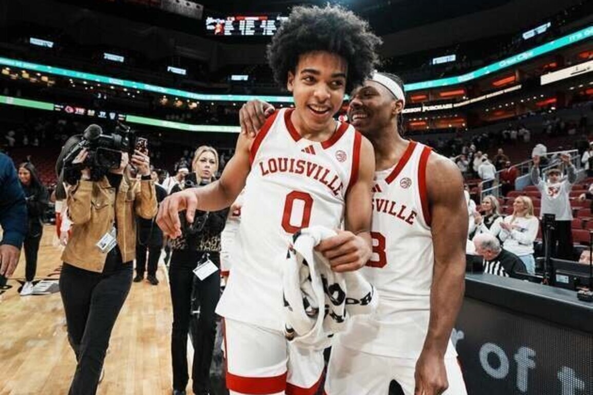 No. 24 Louisville rising, Baylor falling ahead of nonconference tilt