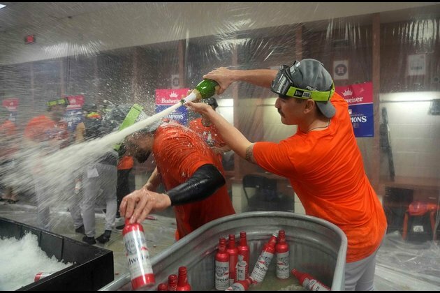 Astros earn bye over Rangers as MLB playoff field set