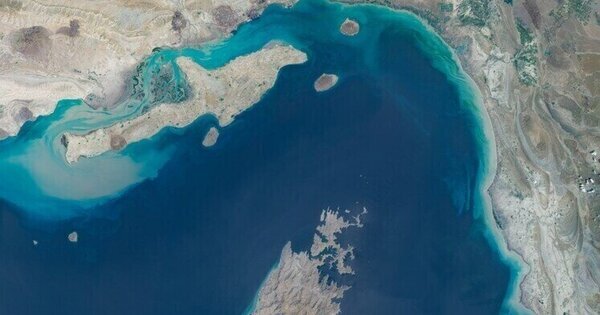 US says Iranian trade through Strait of Hormuz fully halted