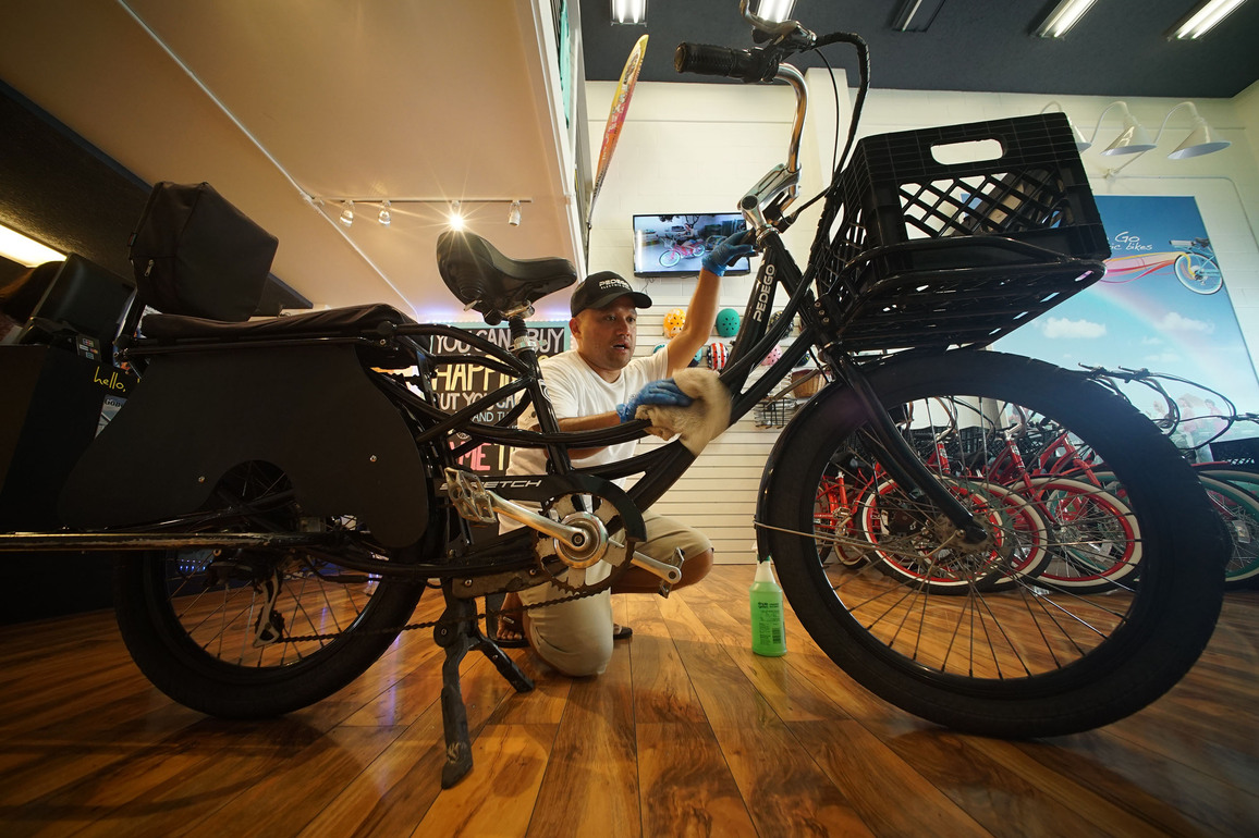 Hawaii Governor Urged To Reconsider Possible Veto Of E-Bike Bill - Honolulu Civil Beat