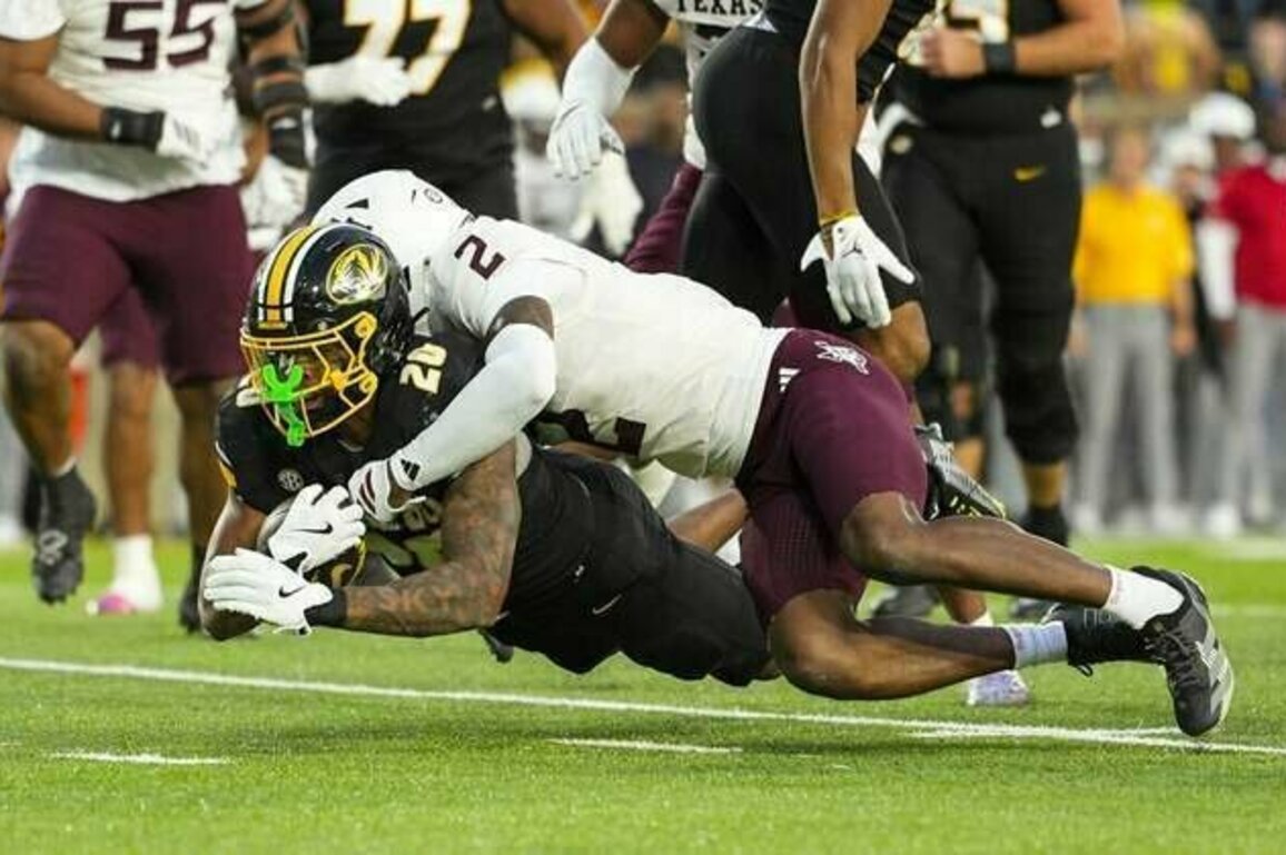 No. 3 Texas A&M shuts down No. 22 Missouri in Matt Zollers' first start