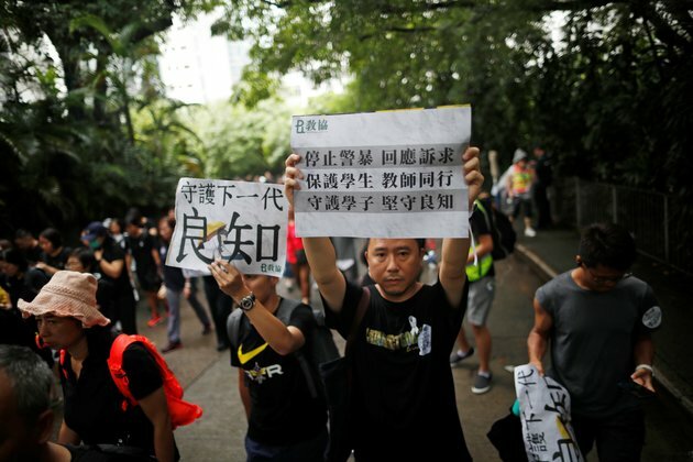 Hong Kong Teachers Rally, Start Weekend of Protests