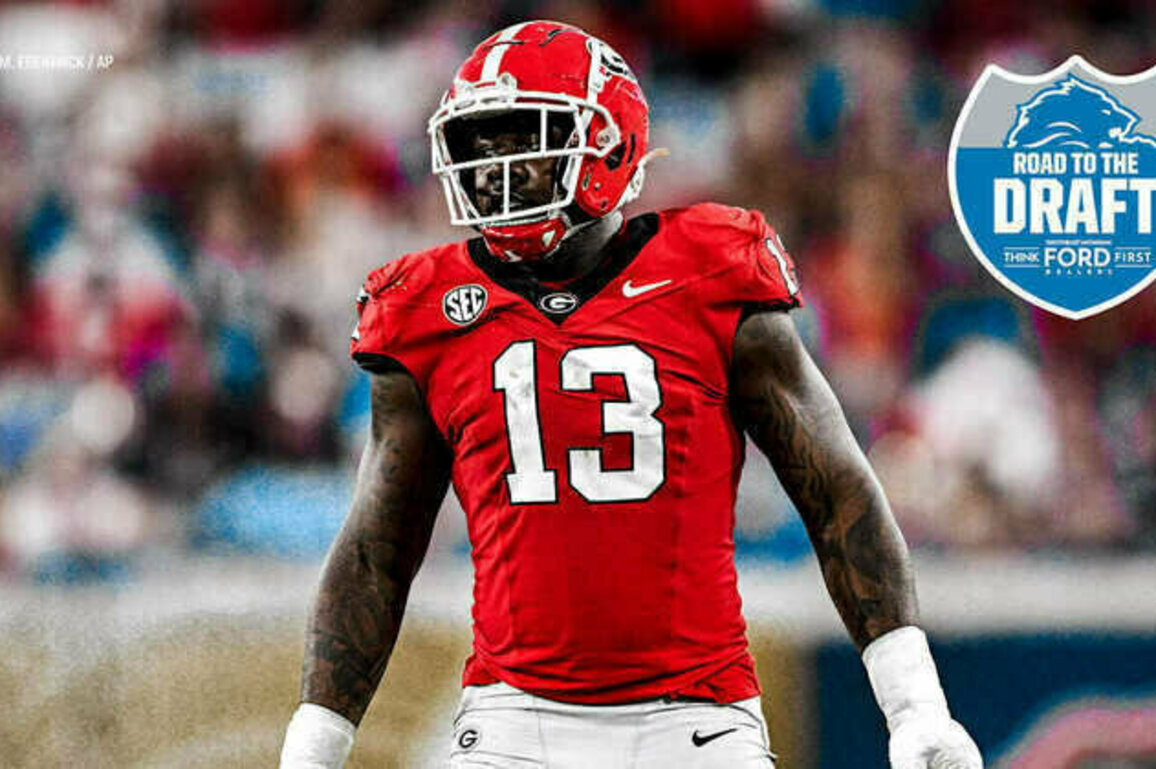 MOCK DRAFT Experts split between IOL & edge for Lions