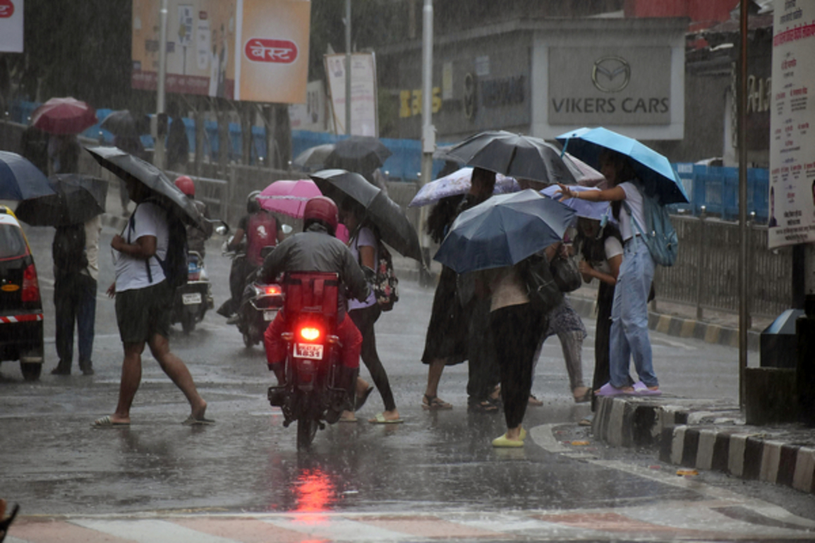Thunderstorms, lightning predicted across Himachal; IMD issues orange, yellow alerts