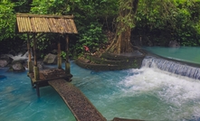 Bunut Ngengkang spring in West Lombok.