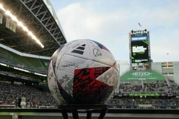 Sounders sign homegrown M Snyder Brunell, 18