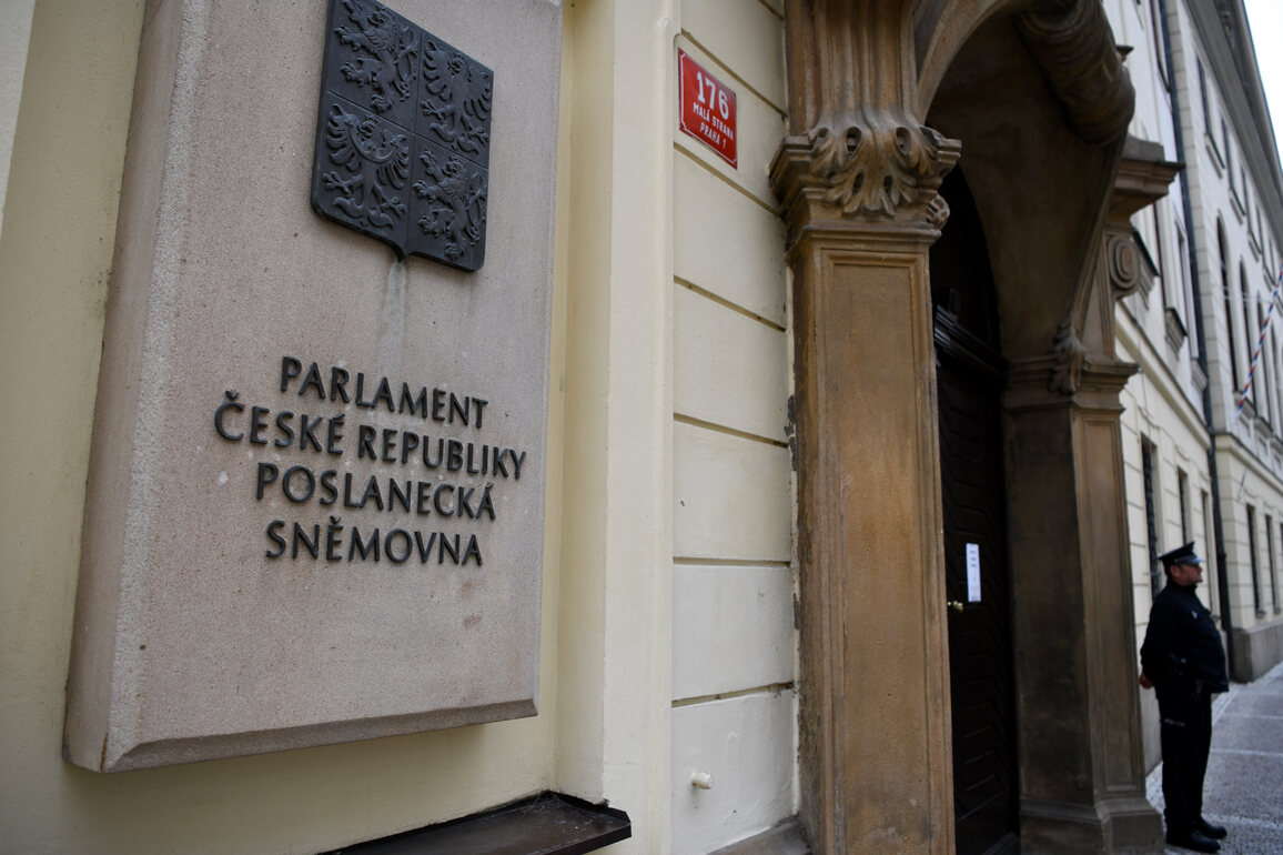 CZECH REPUBLIC-PARLIAMENTARY ELECTION-EARLY RESULTS