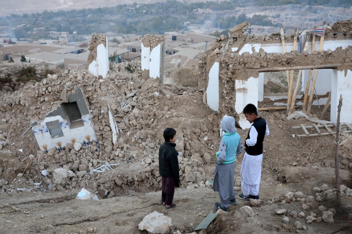 4.9 magnitude earthquake hits Afghanistan