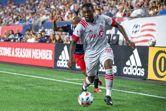 Toronto FC re-sign F Ayo Akinola through 2024