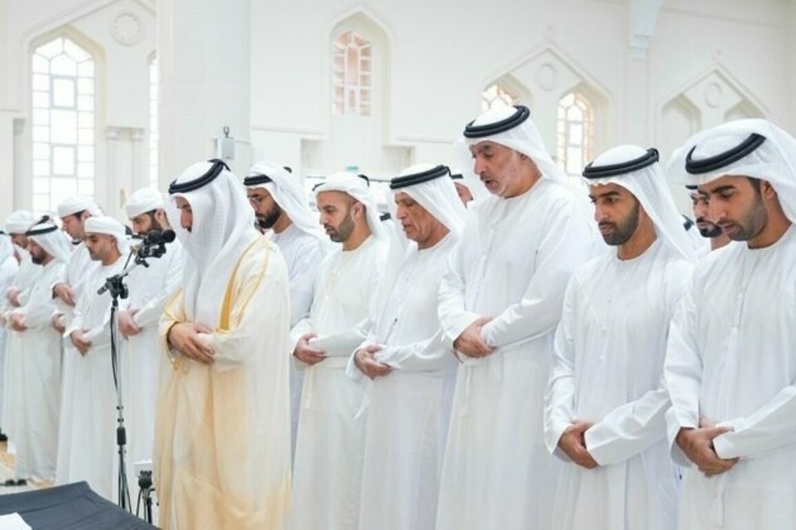 Saud bin Saqr performs funeral prayer for Sheikha Moza bint Abdullah Al Habsi