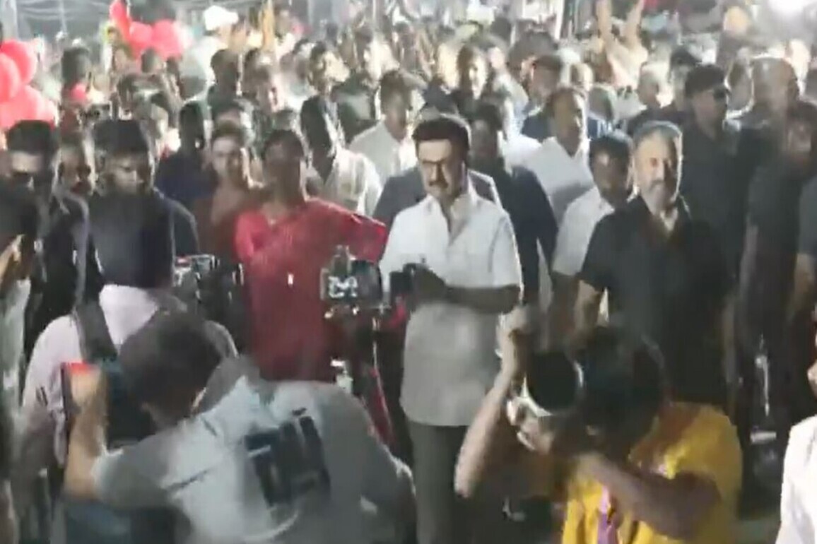 Tamil Nadu polls: Stalin, Kamal Haasan, Premalatha Vijayakanth hold roadshow in Salem