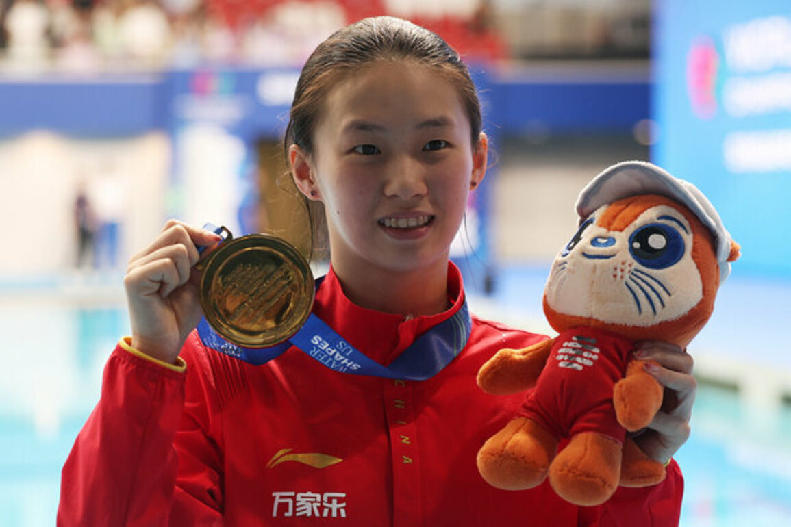 Chen Yuxi wins women's diving 10m platform gold at Singapore Worlds