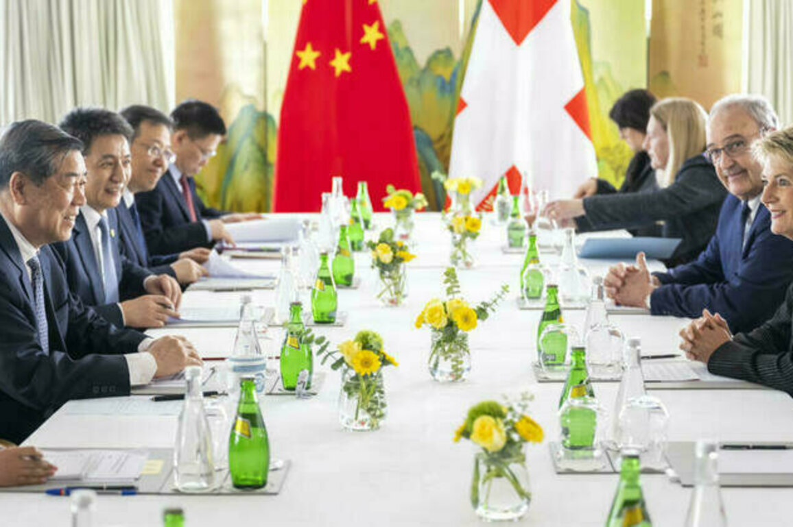 US and China set for talks in bid to 'de-escalate' trade war