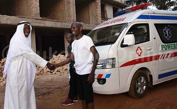 Sheikh Ssemmamba ng'abuuza ku mugagga SK Mbuga ku ddwaliro lye e Makindye Sheikh Ssemmamba ng'abuuza ku mugagga SK Mbuga ku ddwaliro lye e Makindye