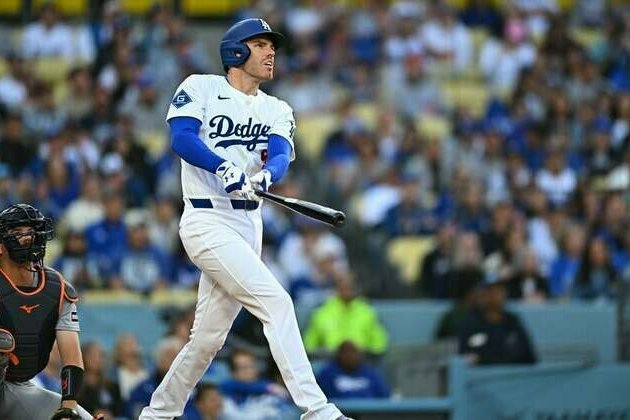 Dodgers remain perfect with power-led rally over Tigers