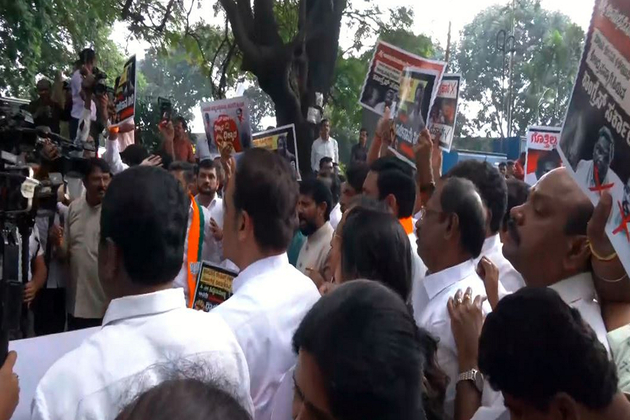 Karnataka: BJP protests outside CM Siddaramaiah's residence over viral Bengaluru jail video