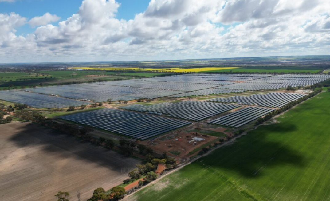 Powering the Wheatbelt, day and night: Cunderdin’s hybrid solar and battery project is now live, combining 128 MWp of PV with 220 MWh of storage to deliver cleaner, smarter energy when WA needs it most.