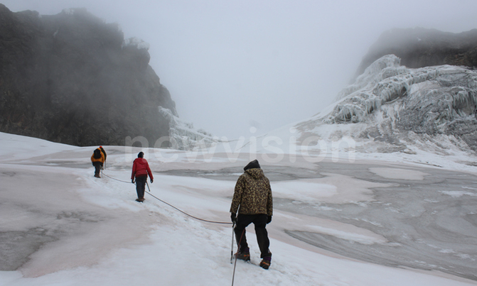Rwenzori, a mountain where attitude determines altitude Rwenzori, a mountain where attitude determines altitude