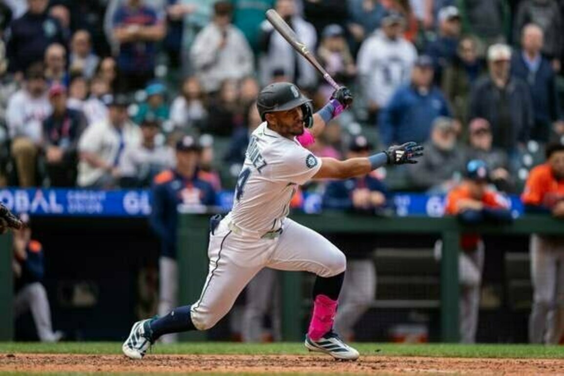 Battered Mariners set to take on AL West-leading Rangers