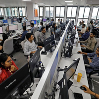 Tech giants urge H-1B holders to stay in US after Trump's visa overhaul, ask those abroad to return to US