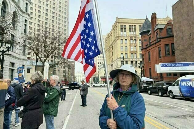 Milwaukee judge pleads not guilty to obstructing ICE