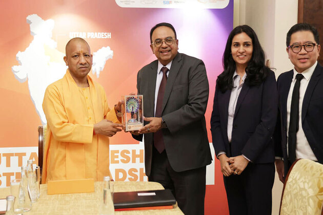 Exchanged views on strengthening collaboration in IT, innovation: UP CM Yogi in Singapore