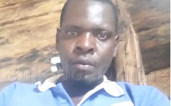 Agambibwa okutuga muganzi we nga bw'afaanana Agambibwa okutuga muganzi we nga bw'afaanana