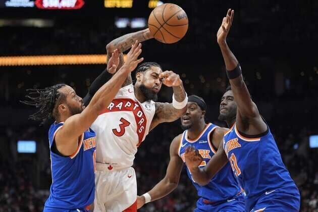 Defensive-minded Knicks go for 12th straight win over Raptors