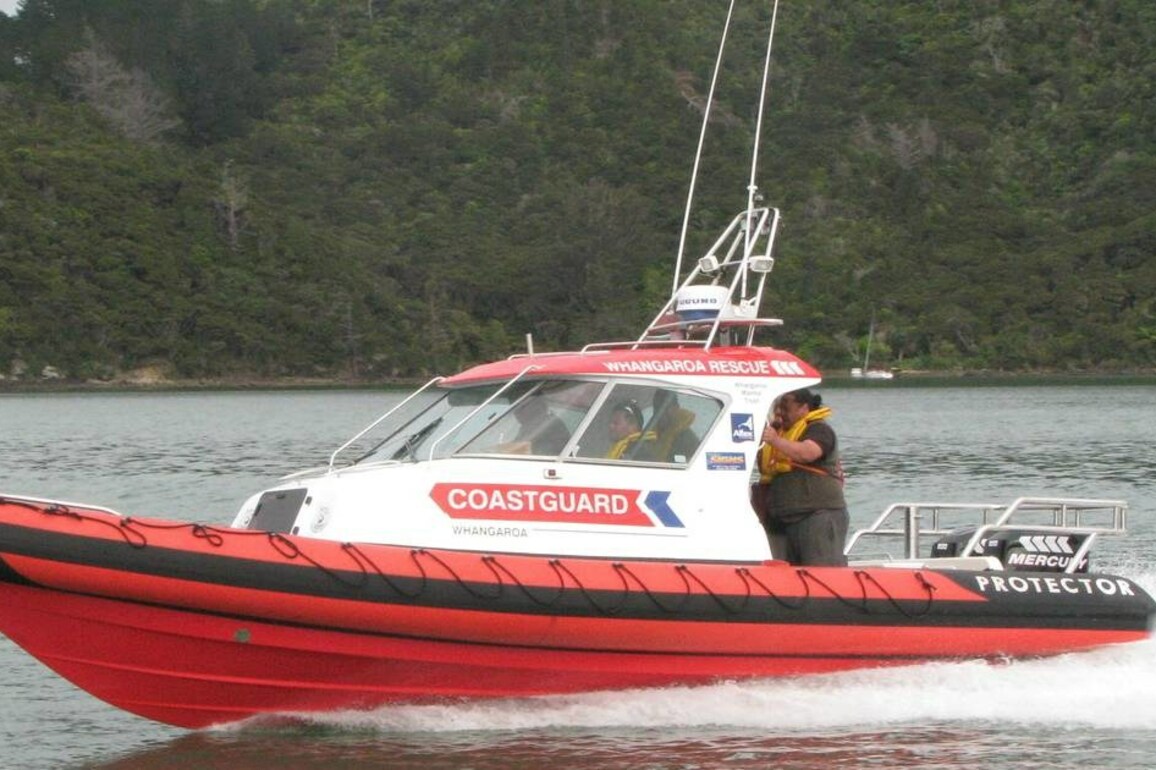 Two dead after boat capsizes off Taranaki