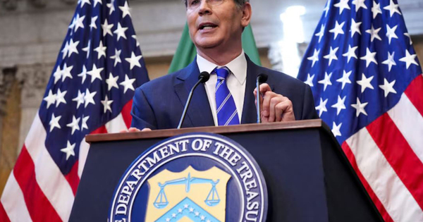 Trump aide critiques democrat Senator of being 'Peronist' on Argentina's currency swap issue