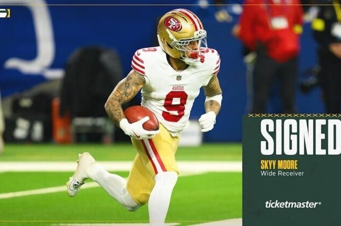 Packers sign WR Skyy Moore