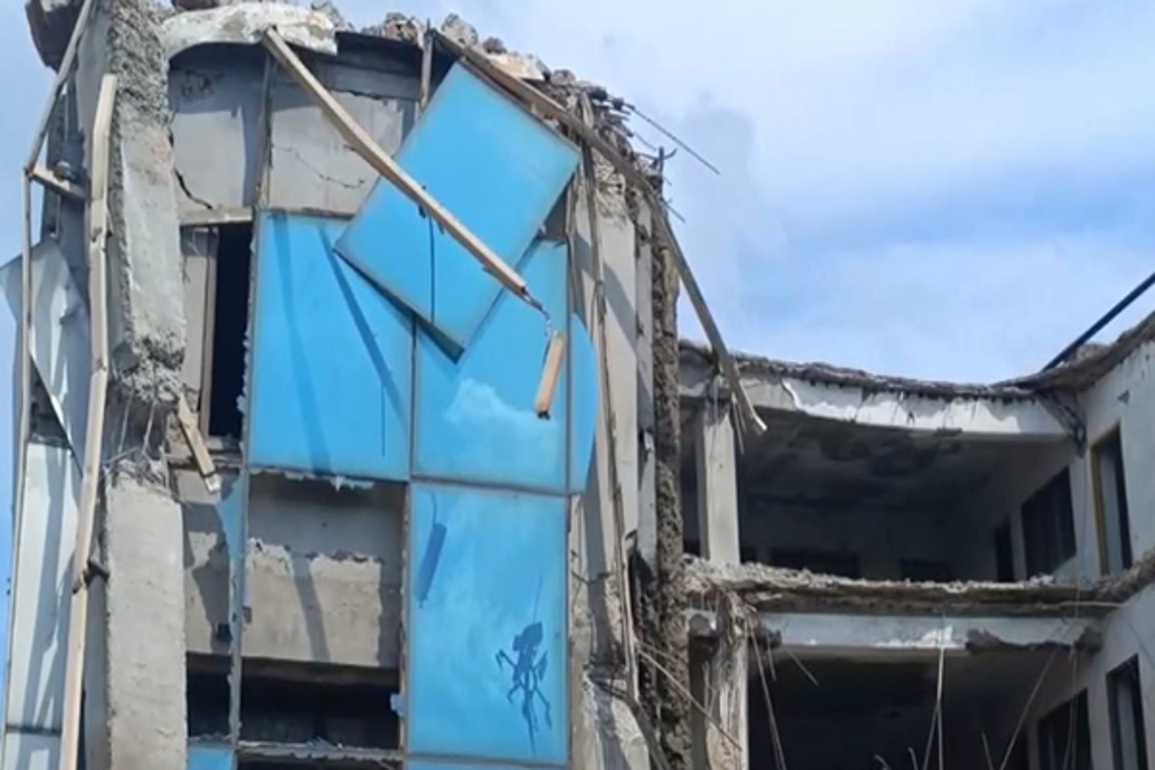 Vacant multi-storey building collapses in Delhi's Badarpur, power supply hit