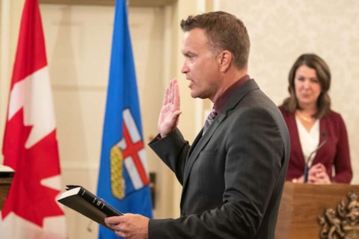 United Conservative Party expels MLA who pushed for public probe of health contracting