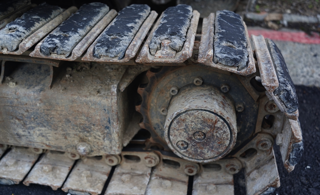 Rubber crawler tracks, like the ones found on excavators, can be heavy and difficult to work with