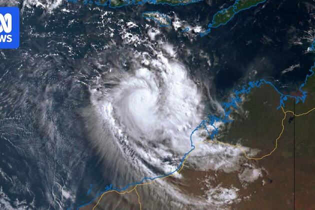 Kimberley residents urged to prepare for wild weather despite weakening of Tropical Cyclone Errol