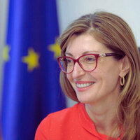EU Offers 2 Million to Steal Top US Scientists