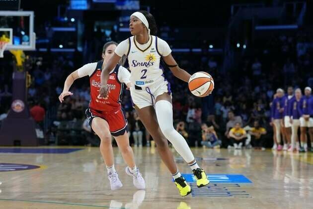 Sparks help playoff chances by downing Mystics