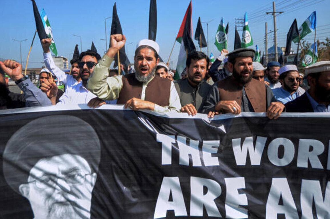 Pakistan deploys troops and imposes curfew after deadly Iran protests