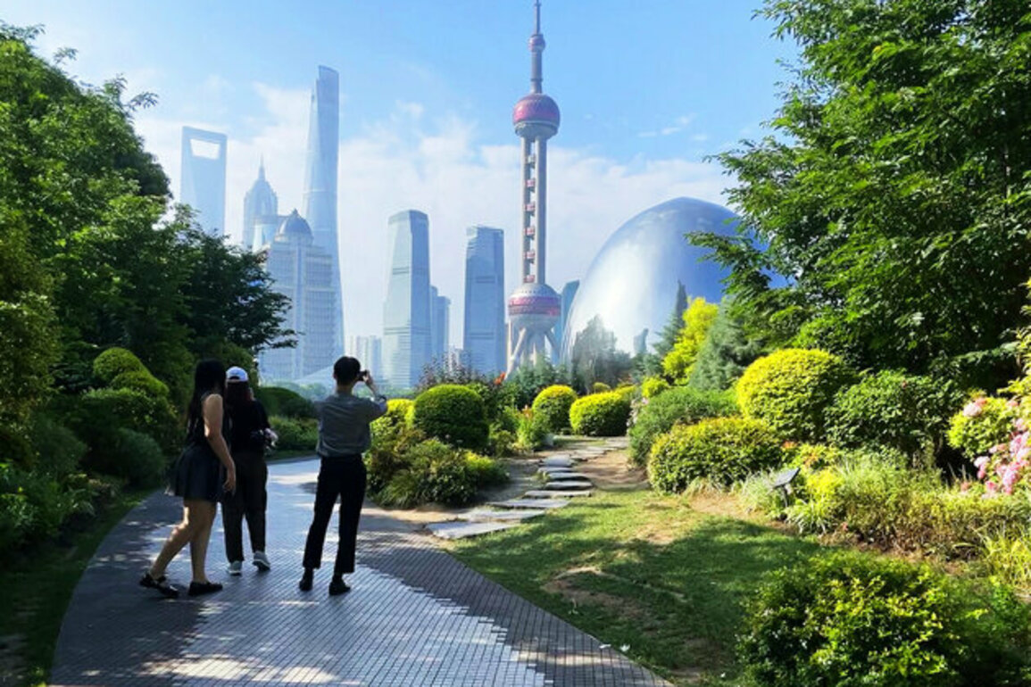 Thai tourists flock to Shanghai for a multifaceted experience of China