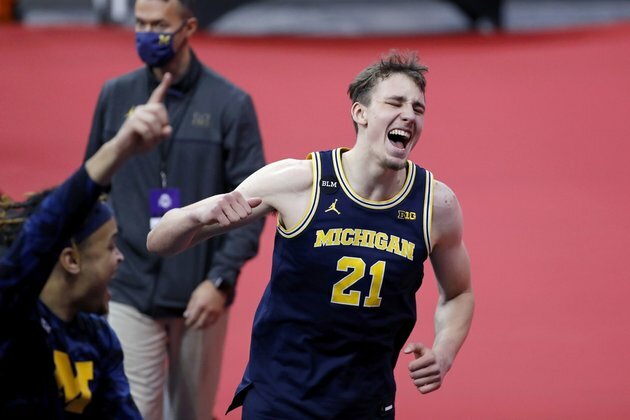 Top 25 roundup: No. 3 Michigan takes down No. 4 Ohio State