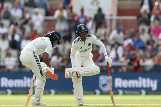Manjrekar hails Gill-KL's ability to "dig deep, bat with restraint" on 4th day of Manchester Test
