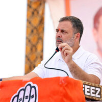 Not leadership, but a gimmick': Rahul Gandhi slams PM Modi over "distributing toffees in Italy!"