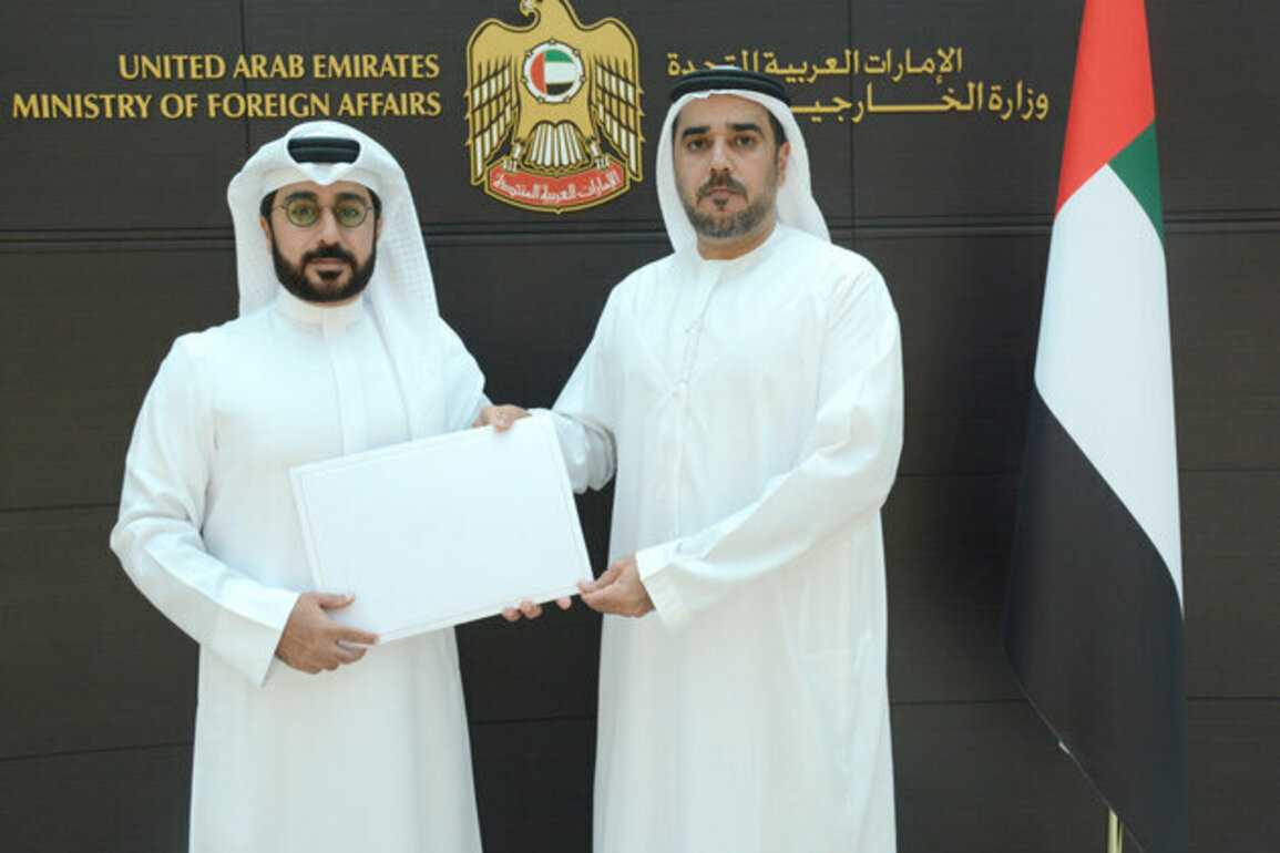 Deputy Director of MoFA's Dubai Office receives credentials of Consul General of Kingdom of Bahrain