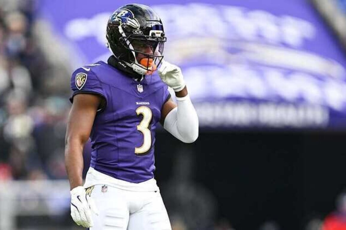 Chidobe Awuzie Leaves Cincinnati With Foot Injury