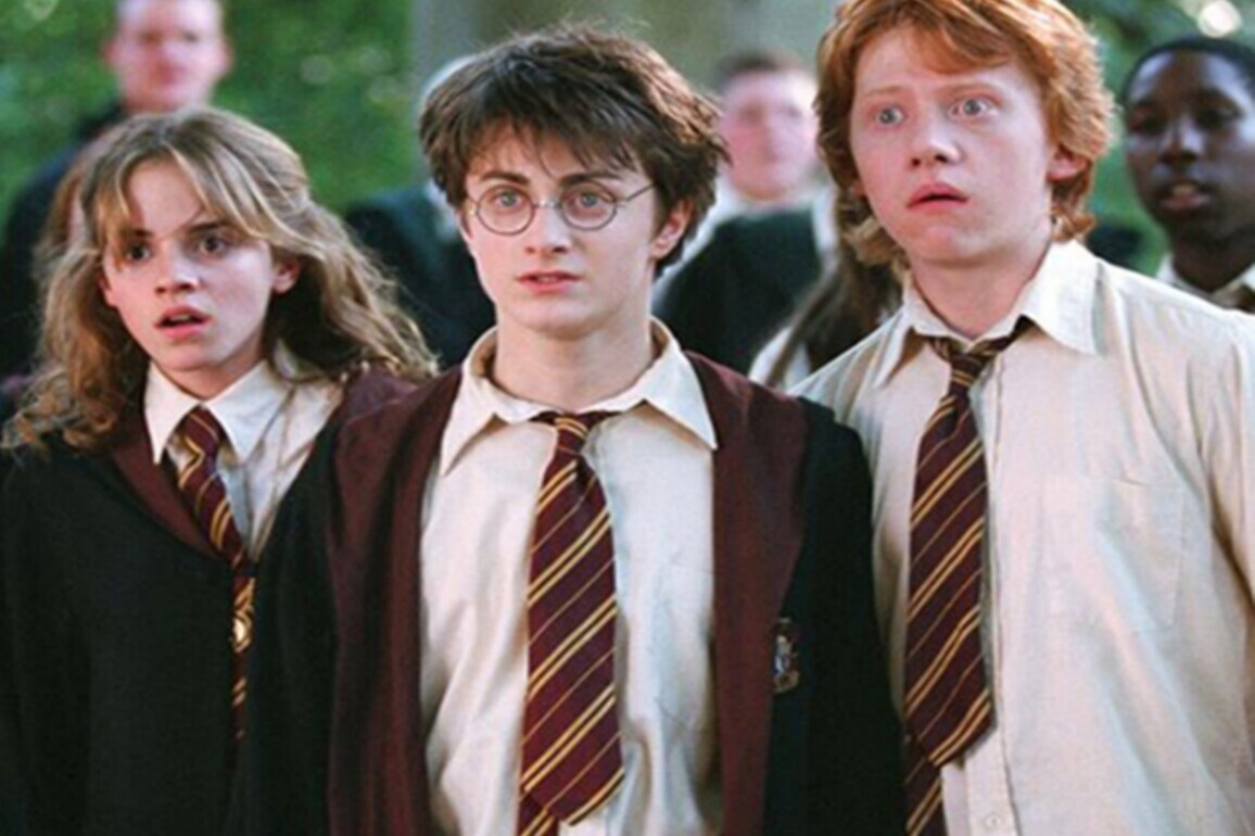 Daniel Radcliffe recalls bursting through a "ring of fire" in 'Harry Potter' stunt